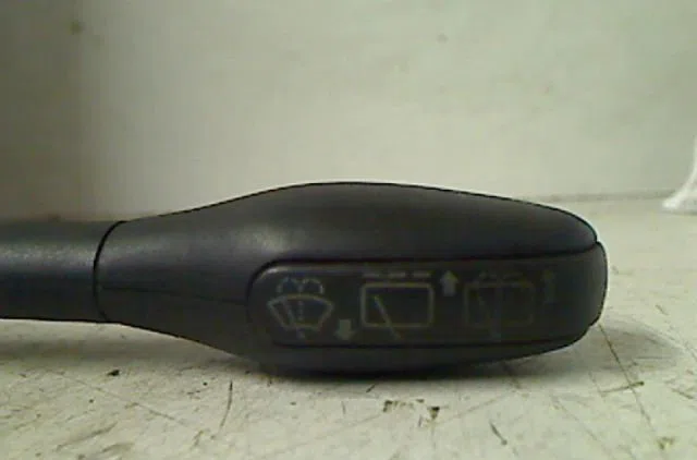 Commande essuie glace VOLKSWAGEN PASSAT occasion