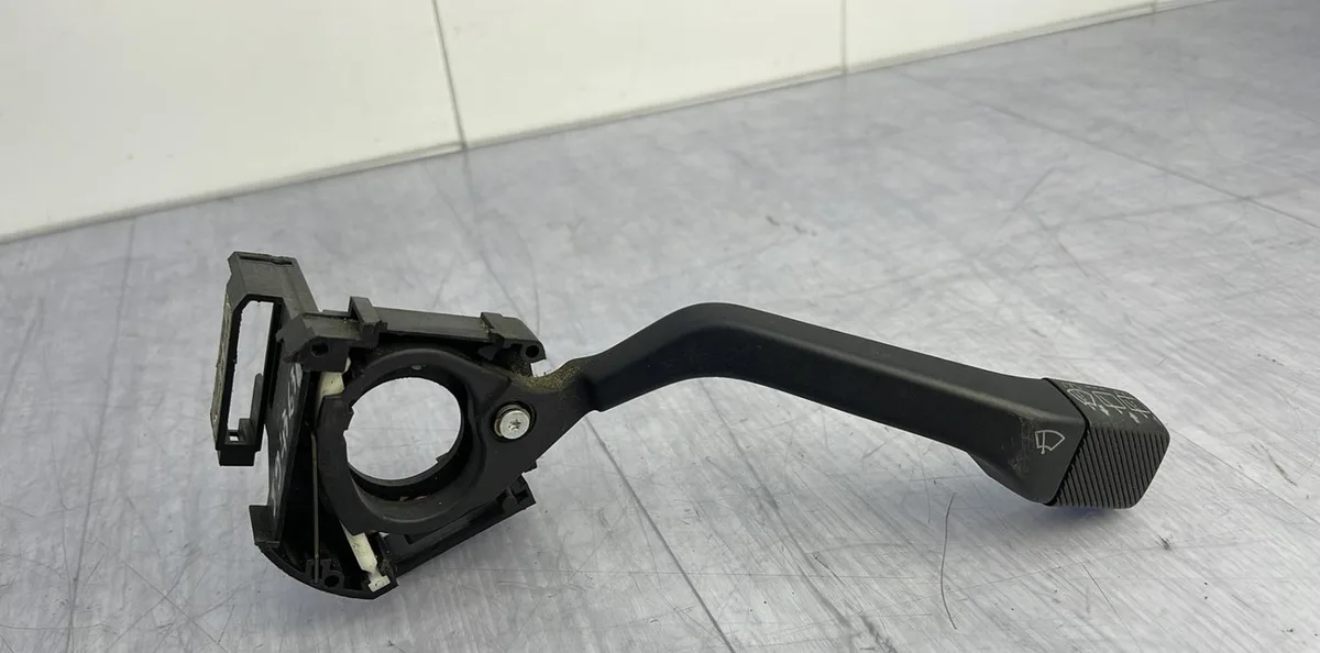 Commande essuie glace VOLKSWAGEN POLO 3 PHASE 1 occasion