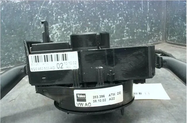 Commande essuie glace Volkswagen POLO (9N_, 9A_) 1.9 sdi (2001-2009) occasion