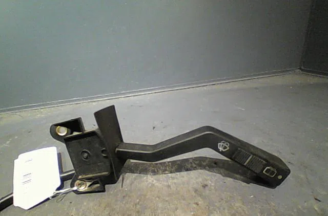 Commande essuie glace Volvo 940 II Break (945) 2.4 td interc. (1994-1998) occasion