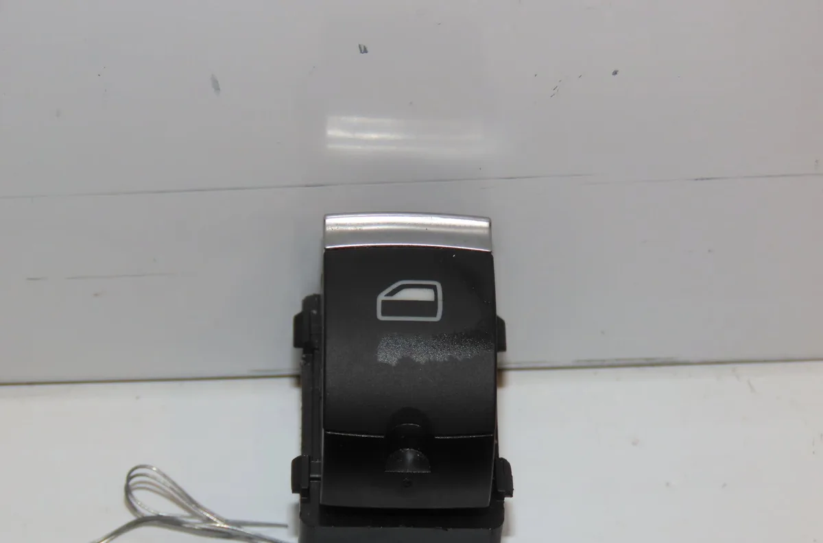Commande leve-glace porte arrière droite Audi A3 Sportback (8PA) 1.6 tdi (2009-2013) occasion