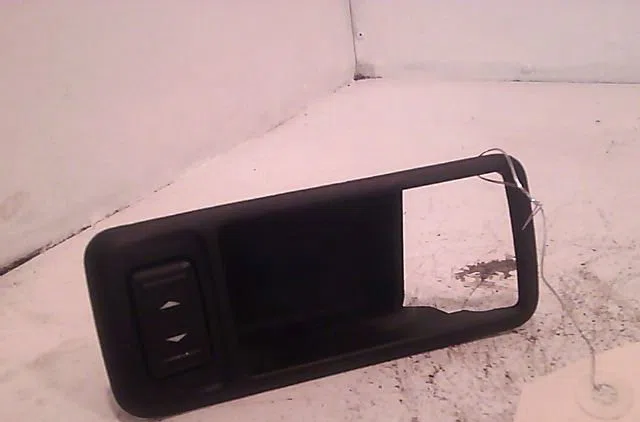 Commande leve-glace porte arrière droite FORD FOCUS CMAX I 2009 occasion