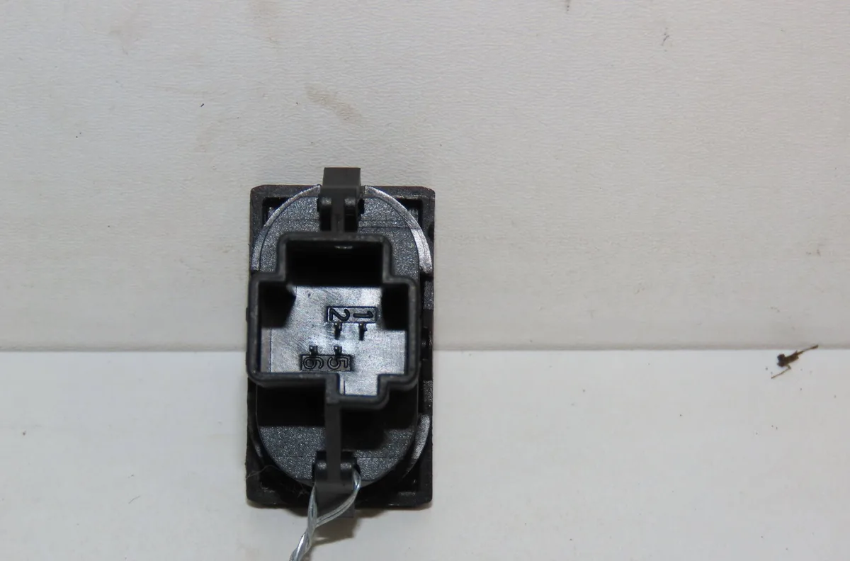 Commande leve-glace porte arrière droite Ford MONDEO III A trois volumes (B4Y) 2.0 16v (2000-2007) occasion