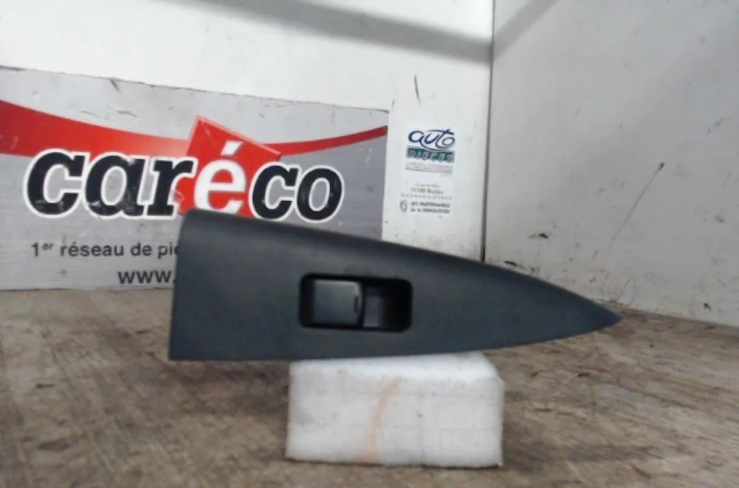 Commande leve-glace porte arrière droite NISSAN NOTE 1 NOTE 1 PHASE 1 occasion