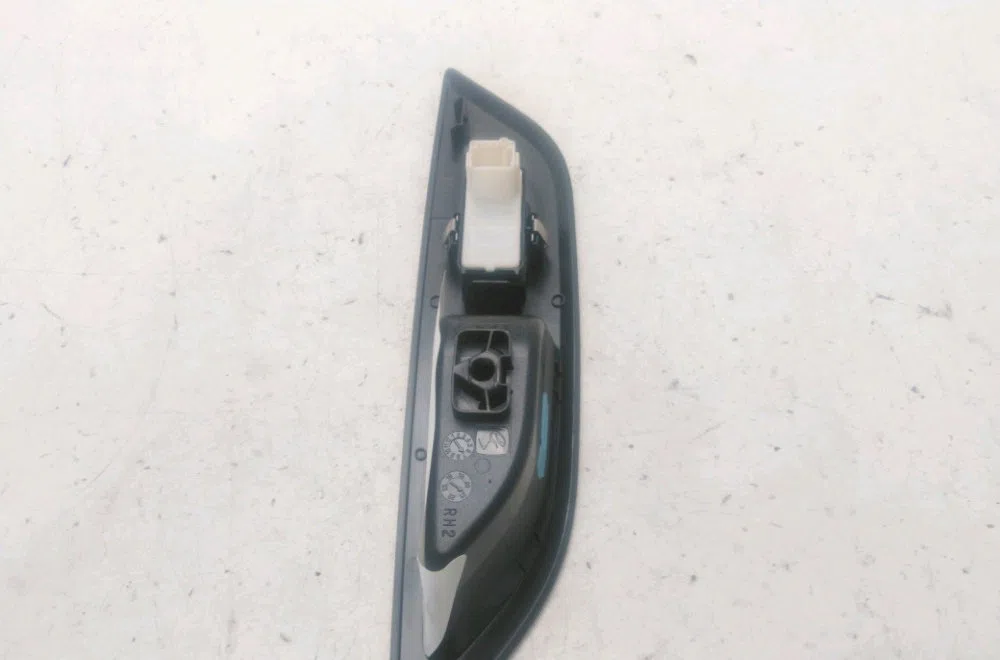 Commande leve-glace porte arrière droite Peugeot 2008 II (UD_, US_, UY_, UK_) 1.5 bluehdi 110 (udyhsk) (2021) occasion