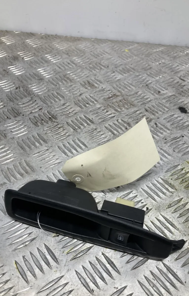 Commande leve-glace porte arrière droite RENAULT CLIO 4 PHASE 1 occasion