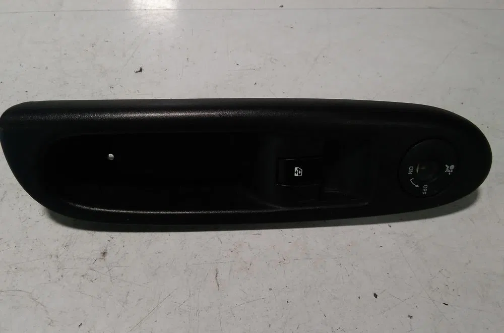 Commande leve-glace porte arrière droite RENAULT CLIO II 2005 occasion
