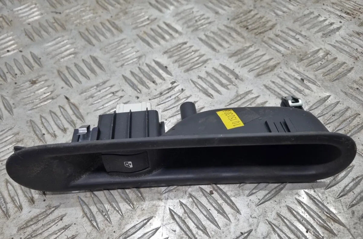 Commande leve-glace porte arrière droite RENAULT ESPACE 4 PHASE 2 occasion