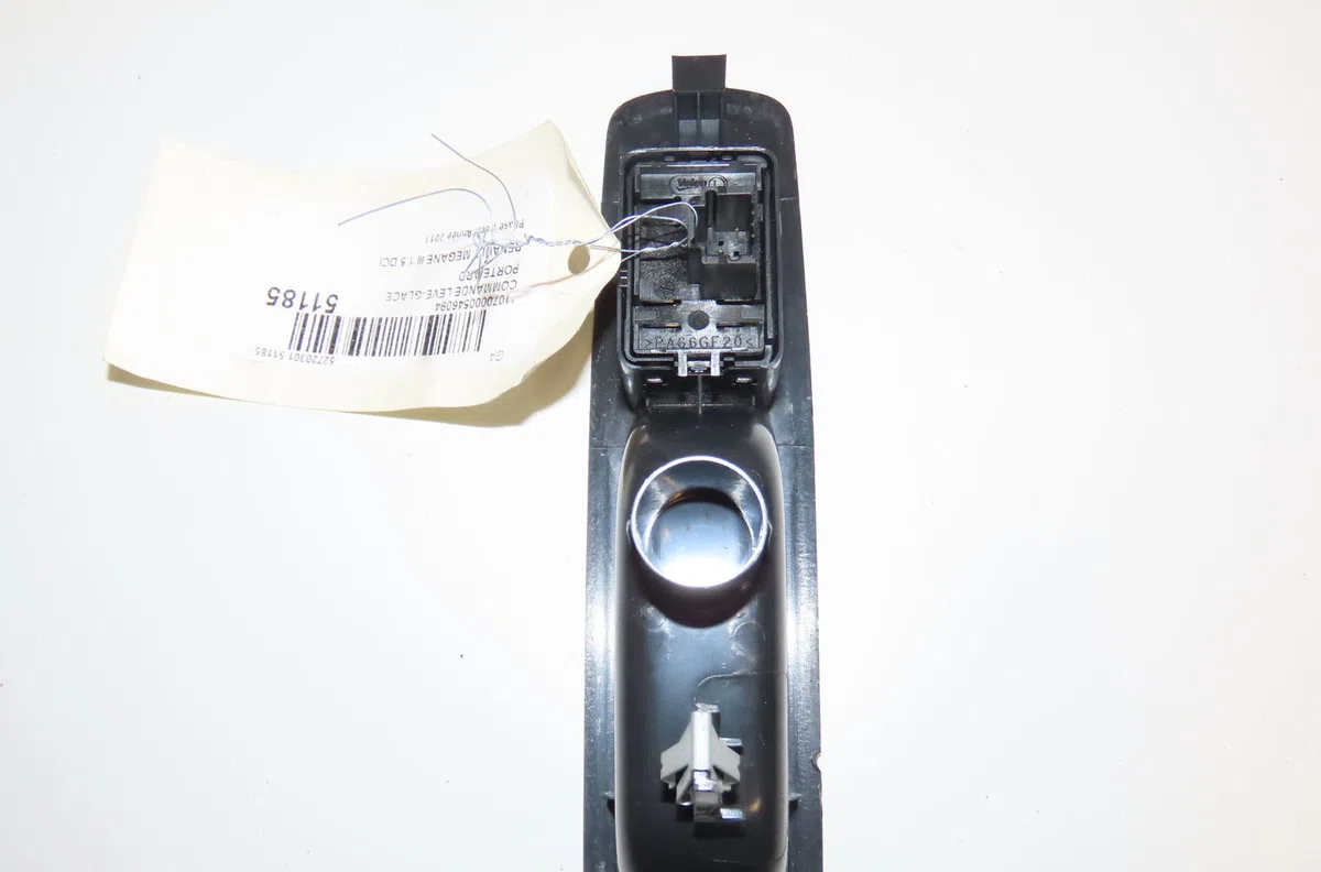 Commande leve-glace porte arrière droite Renault MEGANE III 3-5 portes (BZ0-1_, B3_) 1.5 dci (bz09, bz0d, bz1w, bz29, bz