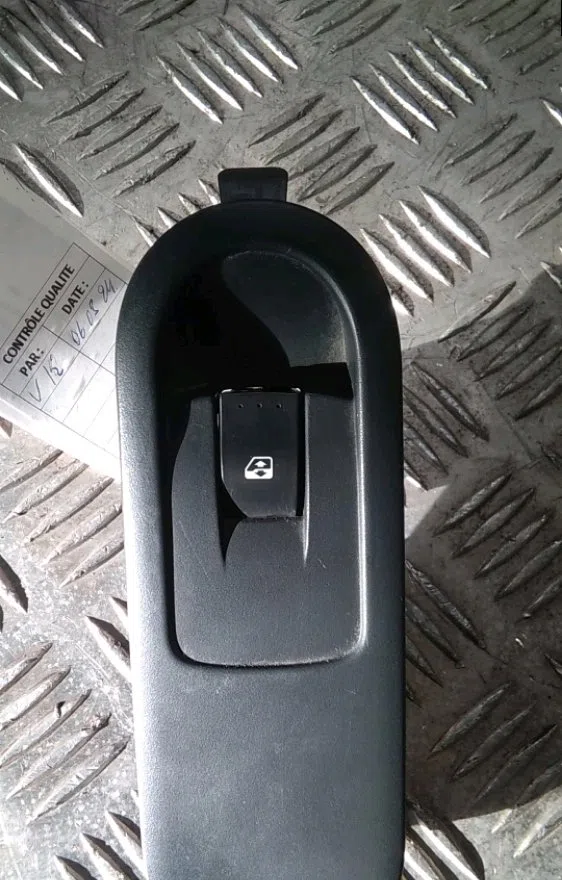 Commande leve-glace porte arrière droite Renault SCÉNIC II (JM0-1_) 1.5 dci (jm1f) (2005-2008) occasion