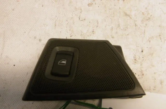 Commande leve-glace porte arrière droite SKODA OCTAVIA 2002 occasion