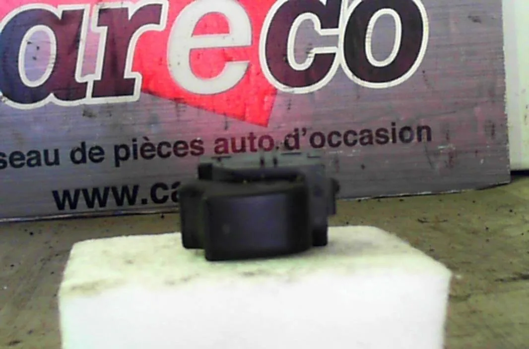 Commande leve-glace porte arrière droite Toyota COROLLA Verso (ZER_, ZZE12_, R1_) 2.0 d-4d (cur10_) (2004-2009) occasion