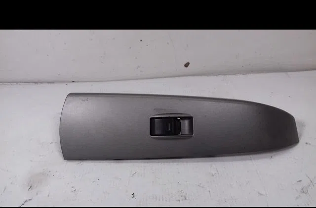 Commande leve-glace porte arrière droite Toyota PRIUS Liftback (_W2_) 1.5 hybrid (nhw20_) (2003-2009) occasion