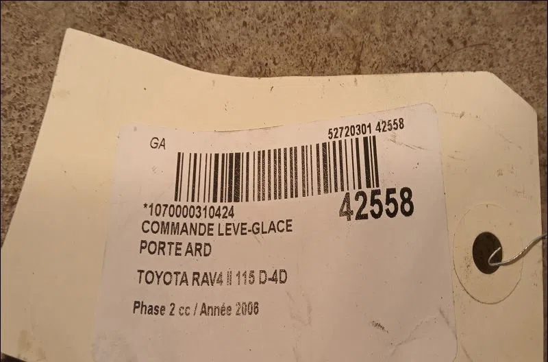 Commande leve-glace porte arrière droite Toyota RAV 4 II (_A2_) 2.0 d 4wd (cla20_, cla21_) (2001-2005) occasion