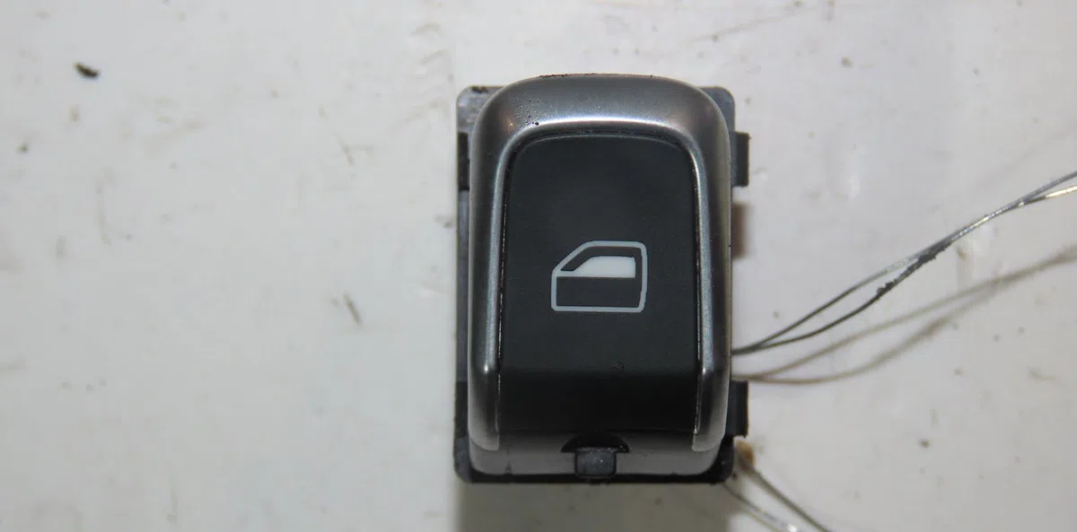Commande leve-glace porte arrière gauche Audi Q3 (8UB, 8UG) 2.0 tdi (2011-2018) occasion