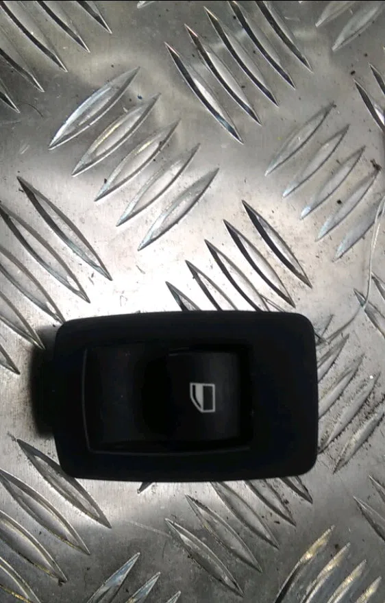 Commande leve-glace porte arrière gauche Bmw 3 (E90) 316 d (2009-2011) occasion