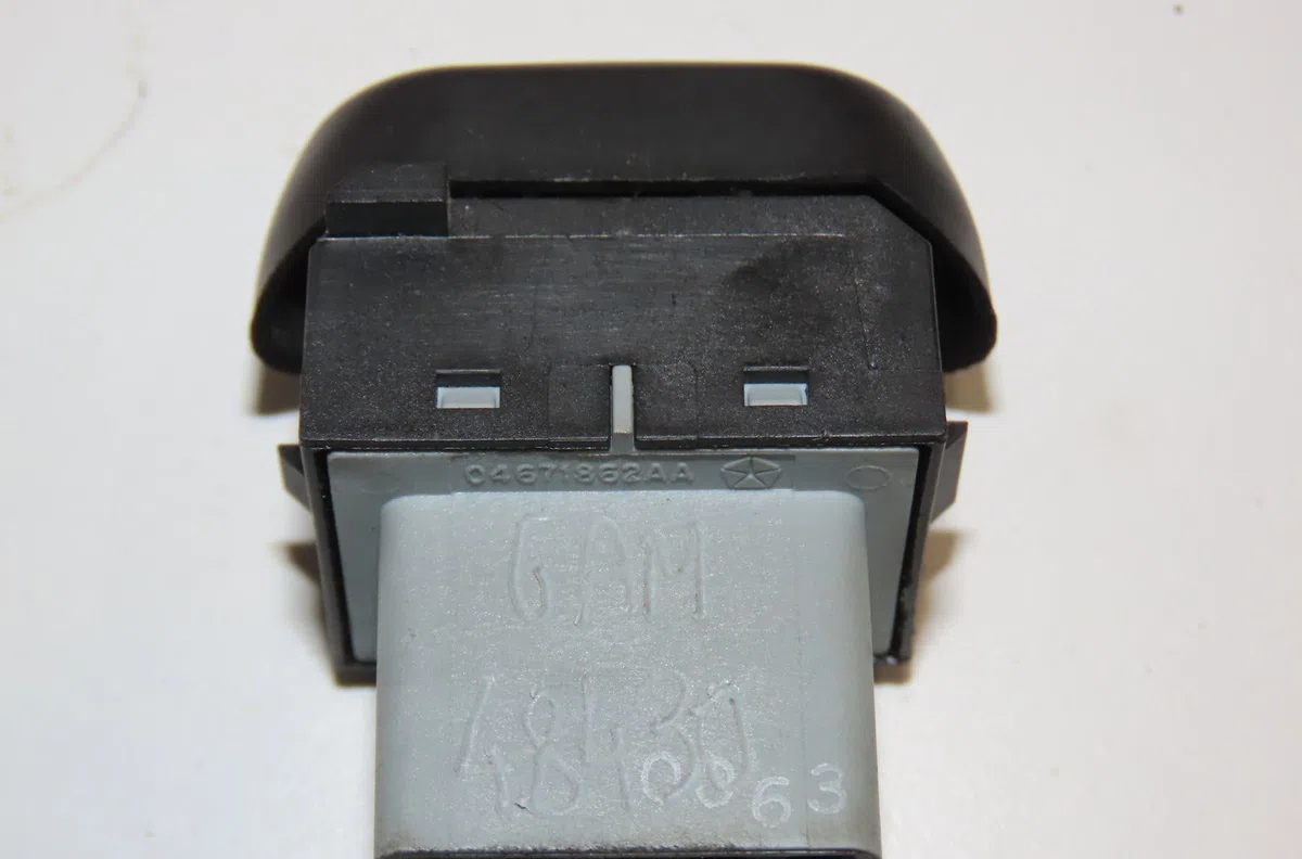 Commande leve-glace porte arrière gauche Chrysler PT CRUISER (PT_) 2.2 crd (2002-2010) occasion