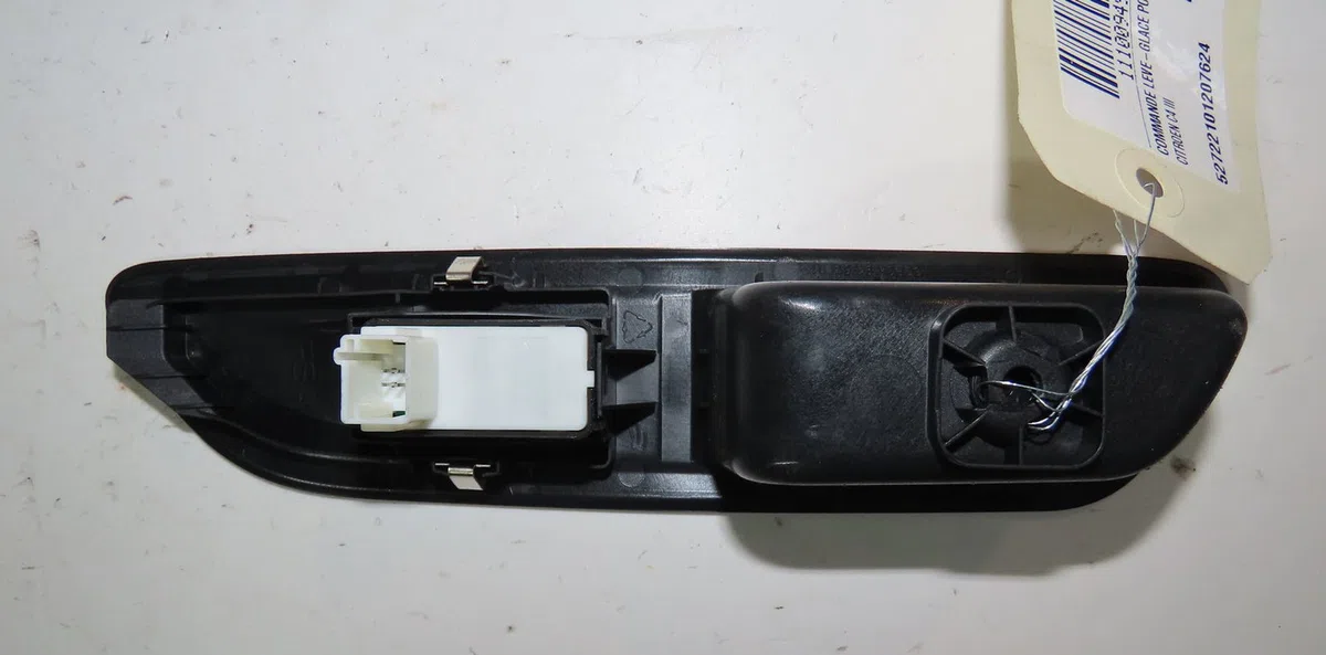 Commande leve-glace porte arrière gauche Citroën C4 III (BA_, BB_, BC_) 1.5 bluehdi 130 (bbyhzb) (2020) occasion