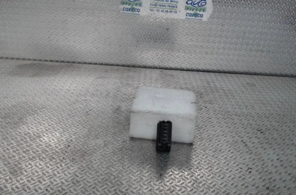 Commande leve-glace porte arrière gauche CITROEN ZX PHASE 2 occasion