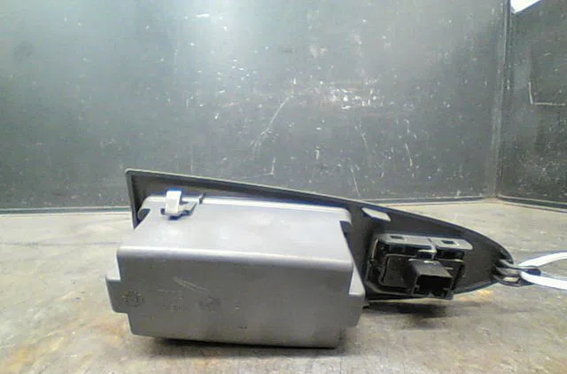 Commande leve-glace porte arrière gauche Fiat CROMA (194_) 1.9 d multijet (194axc1b, 194axc12) (2005-2011) occasion