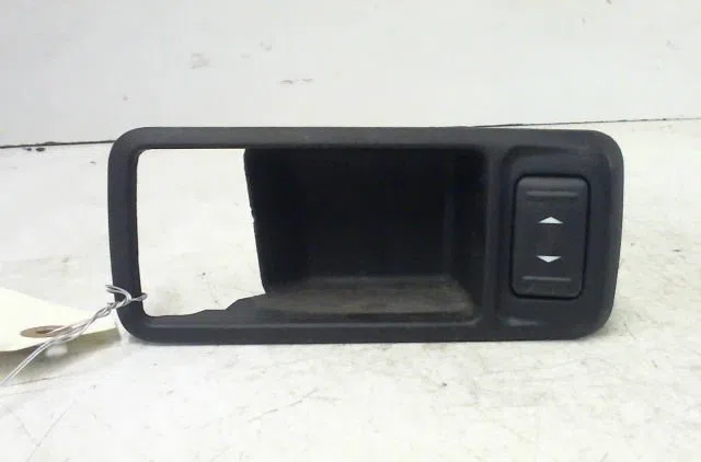 Commande leve-glace porte arrière gauche FORD FOCUS occasion