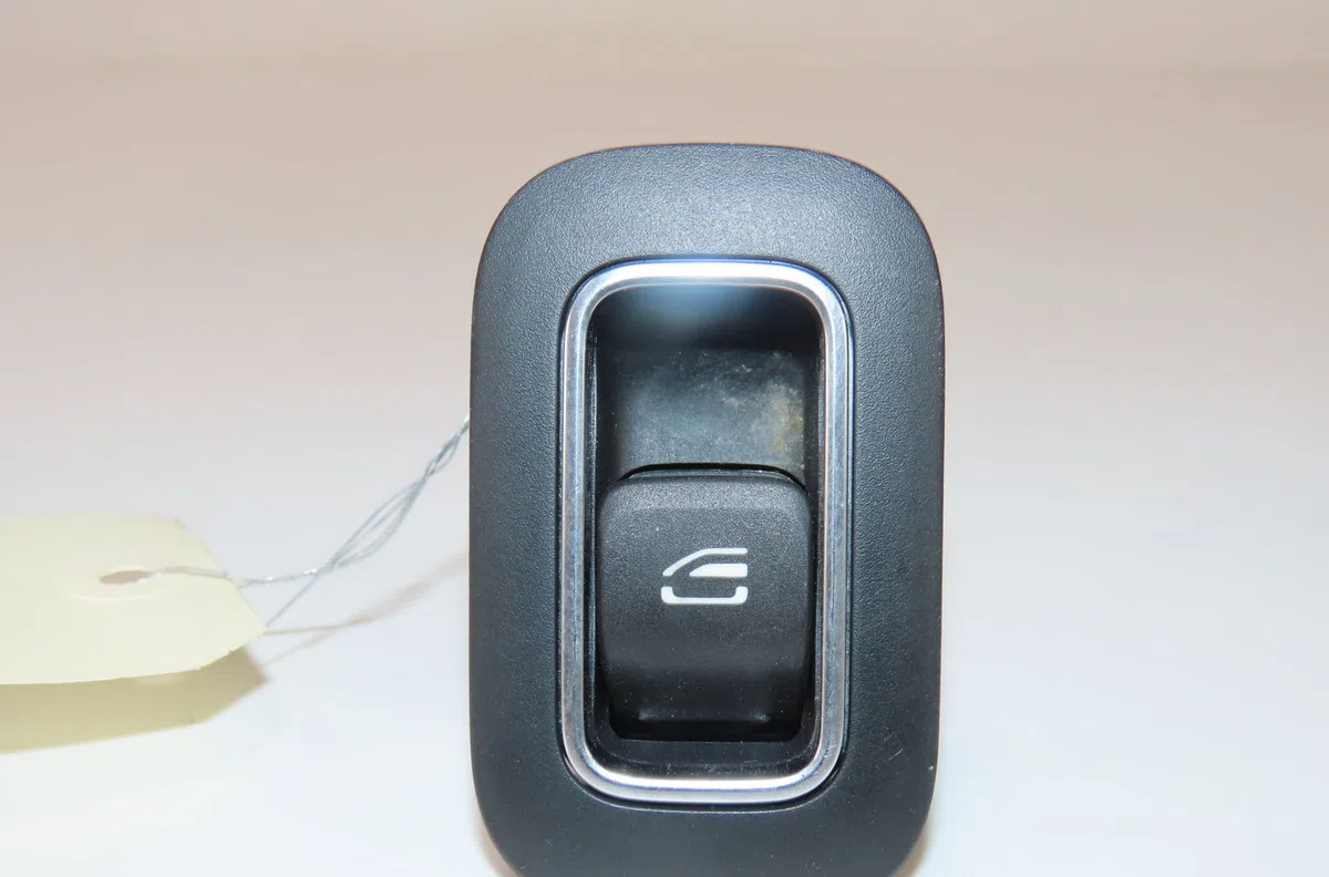 Commande leve-glace porte arrière gauche Mercedes-benz CLA Shooting Brake (X118) Cla 220 d (118.614) (2019) occasion