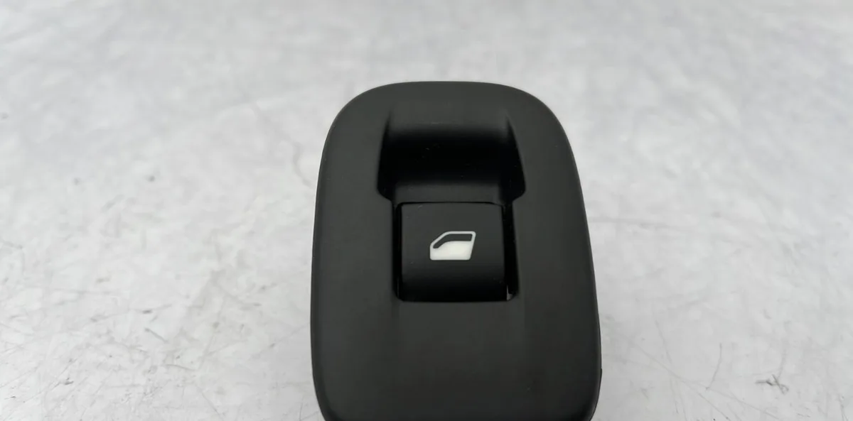 Commande leve-glace porte arrière gauche PEUGEOT 208 1 PHASE 2 occasion