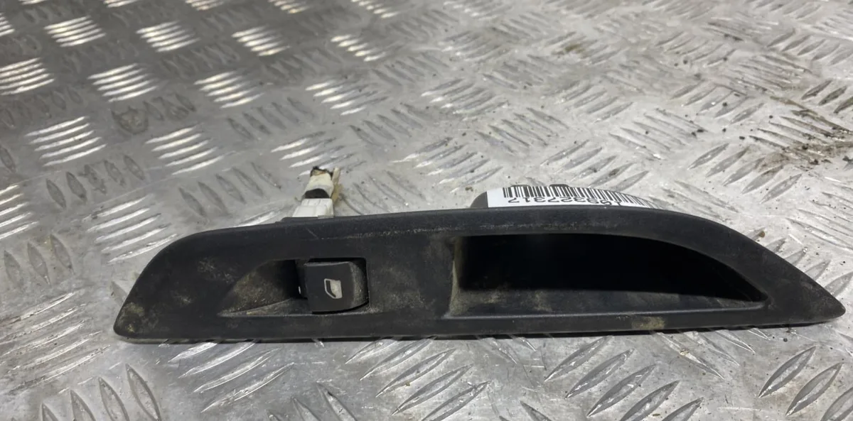 Commande leve-glace porte arrière gauche PEUGEOT 208 2 occasion