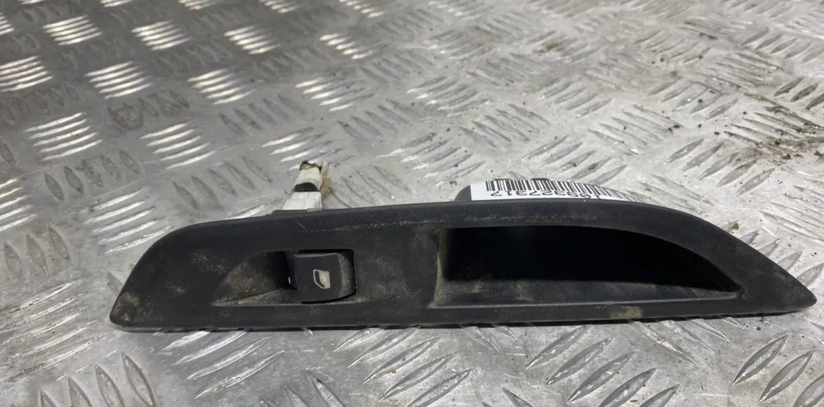 Commande leve-glace porte arrière gauche PEUGEOT 208 2 occasion