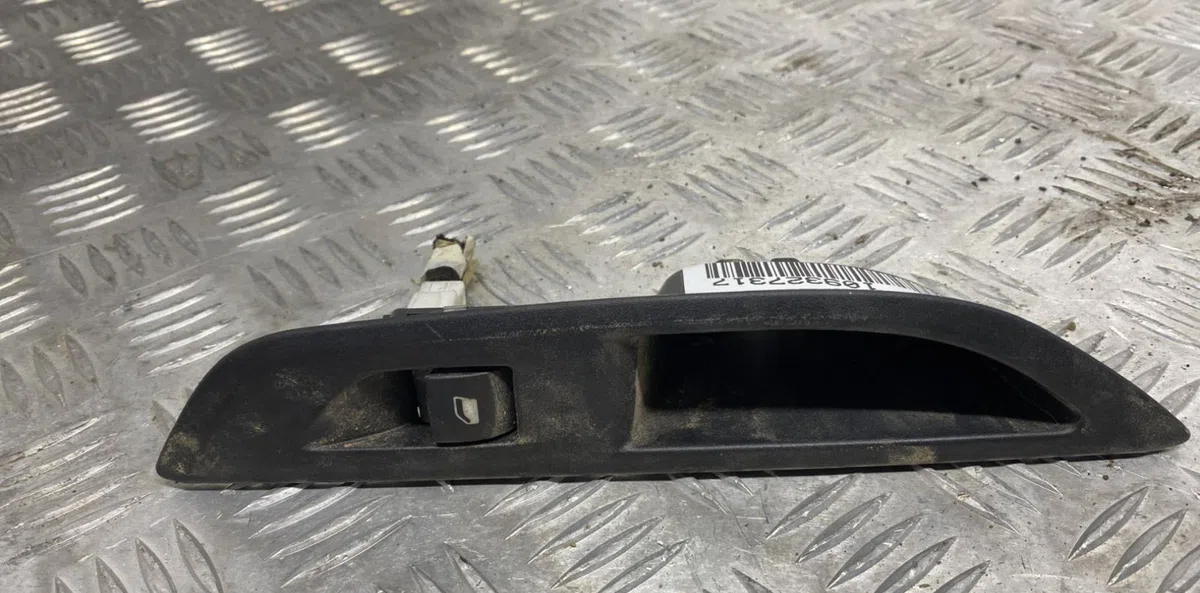 Commande leve-glace porte arrière gauche PEUGEOT 208 2 occasion