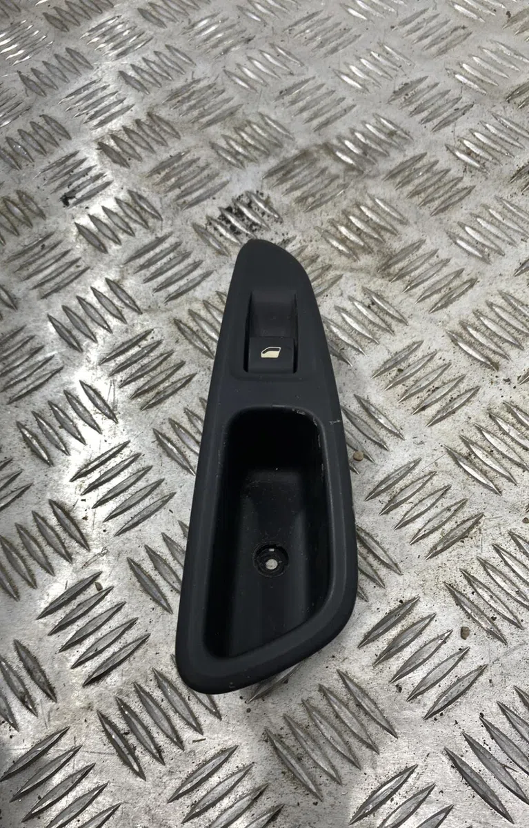 Commande leve-glace porte arrière gauche PEUGEOT 308 1 PHASE 1 occasion — photo 3
