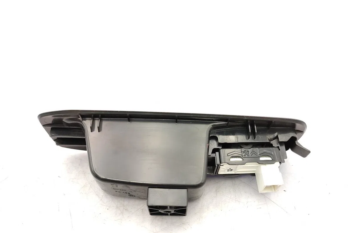 Commande leve-glace porte arrière gauche PEUGEOT 308 2 PHASE 2 occasion — photo 4