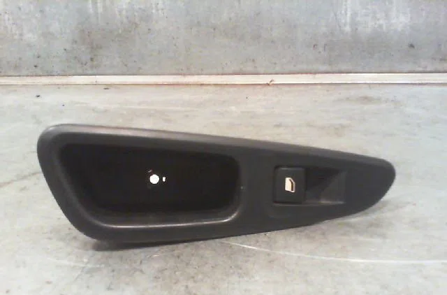 Commande leve-glace porte arrière gauche PEUGEOT 308 2009 occasion