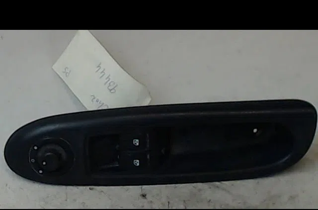 Commande leve-glace porte arrière gauche RENAULT CLIO 2002 occasion