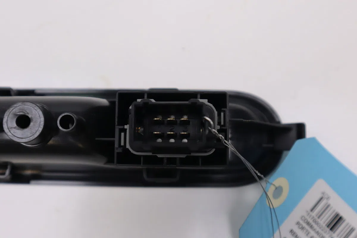 Commande leve-glace porte arrière gauche Renault CLIO III (BR0-1, CR0-1) 1.5 dci (2010-2014) 3 portes occasion