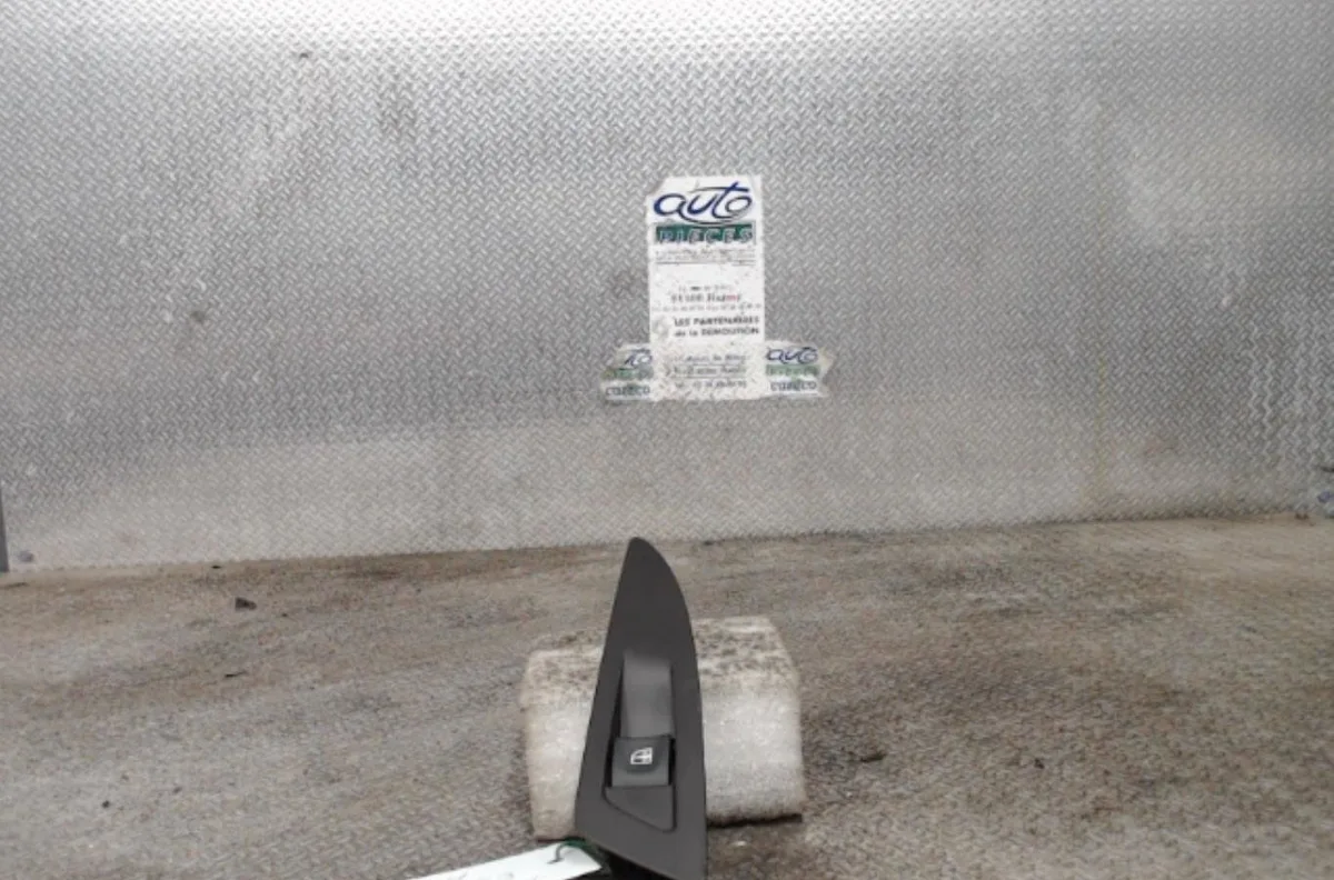 Commande leve-glace porte arrière gauche RENAULT ESPACE 5 ESPACE 5 occasion