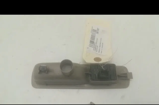 Commande leve-glace porte arrière gauche Renault MEGANE III 3-5 portes (BZ0-1_, B3_) 1.9 dci (bz0n, bz0j) (2008) occasio