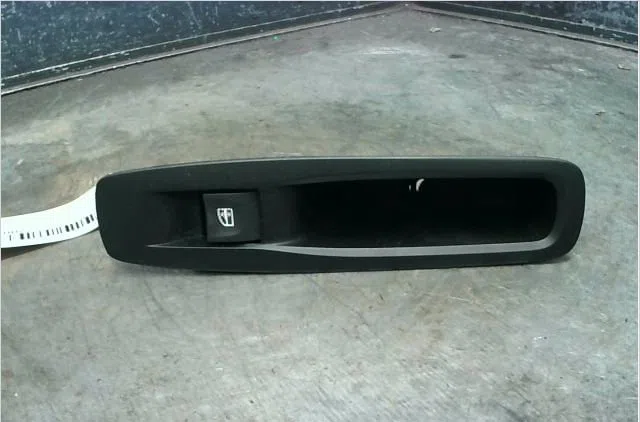 Commande leve-glace porte arrière gauche Renault MEGANE IV 3-5 portes (B9A-M-N_) 1.6 dci 130 (b9a4) (2015) occasion