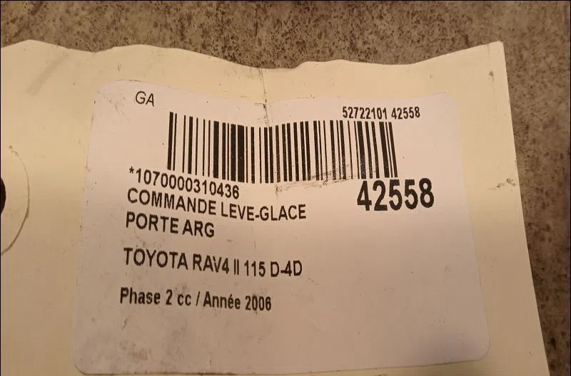 Commande leve-glace porte arrière gauche Toyota RAV 4 II (_A2_) 2.0 d 4wd (cla20_, cla21_) (2001-2005) occasion