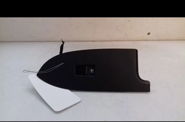 Commande lève-glace porte avant droite Alfa romeo GIULIETTA (940_) 1.6 jtdm (940fxd1a) (2010-2016) 5 portes occasion