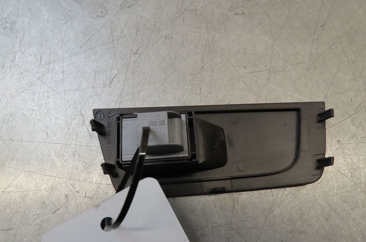 Commande lève-glace porte avant droite AUDI A1 occasion