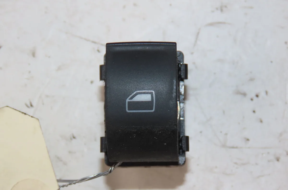 Commande lève-glace porte avant droite Audi A3 (8P1) 1.9 tdi (2003-2010) 3 portes occasion