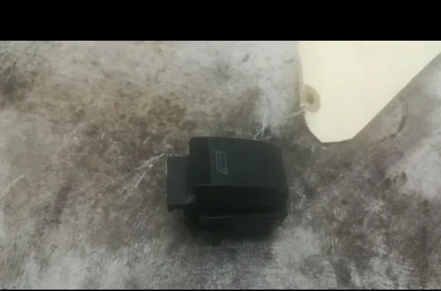 Commande lève-glace porte avant droite AUDI A3 I 1998 occasion