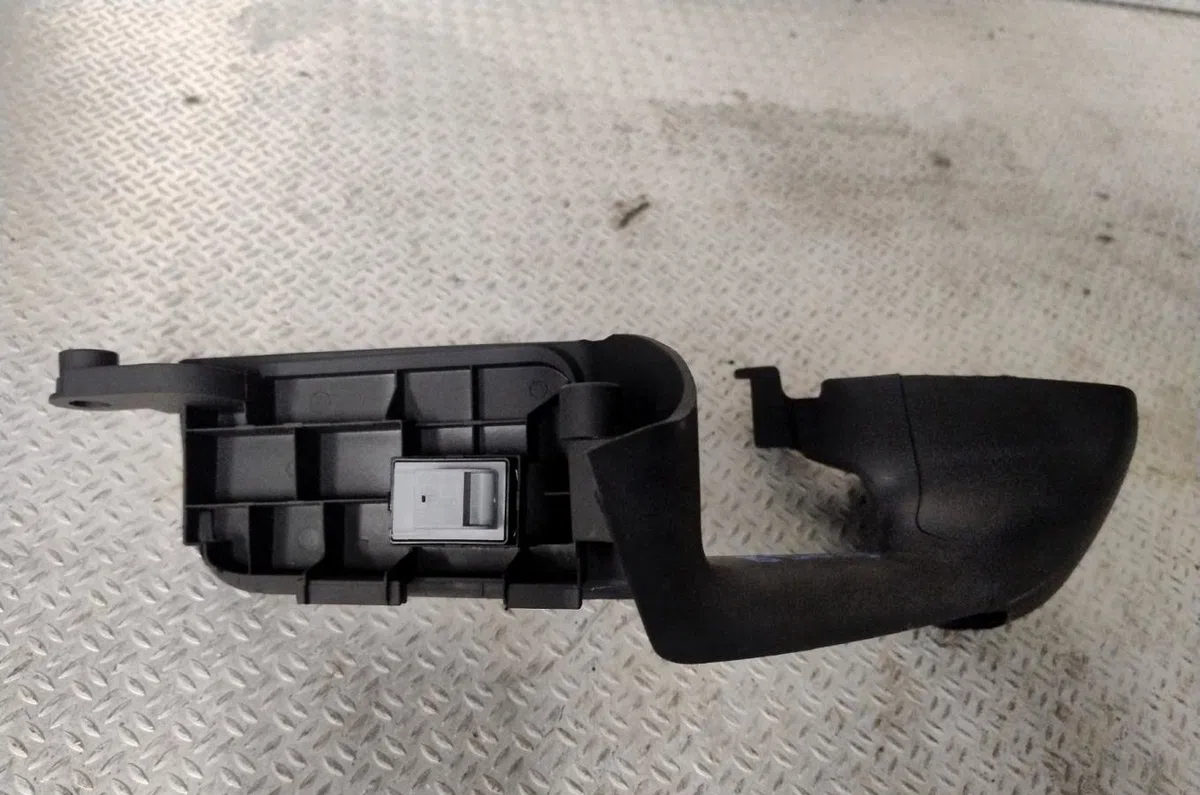 Commande lève-glace porte avant droite AUDI A6 3 PHASE 1 occasion