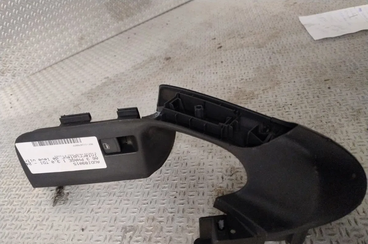 Commande lève-glace porte avant droite AUDI A6 3 PHASE 1 occasion