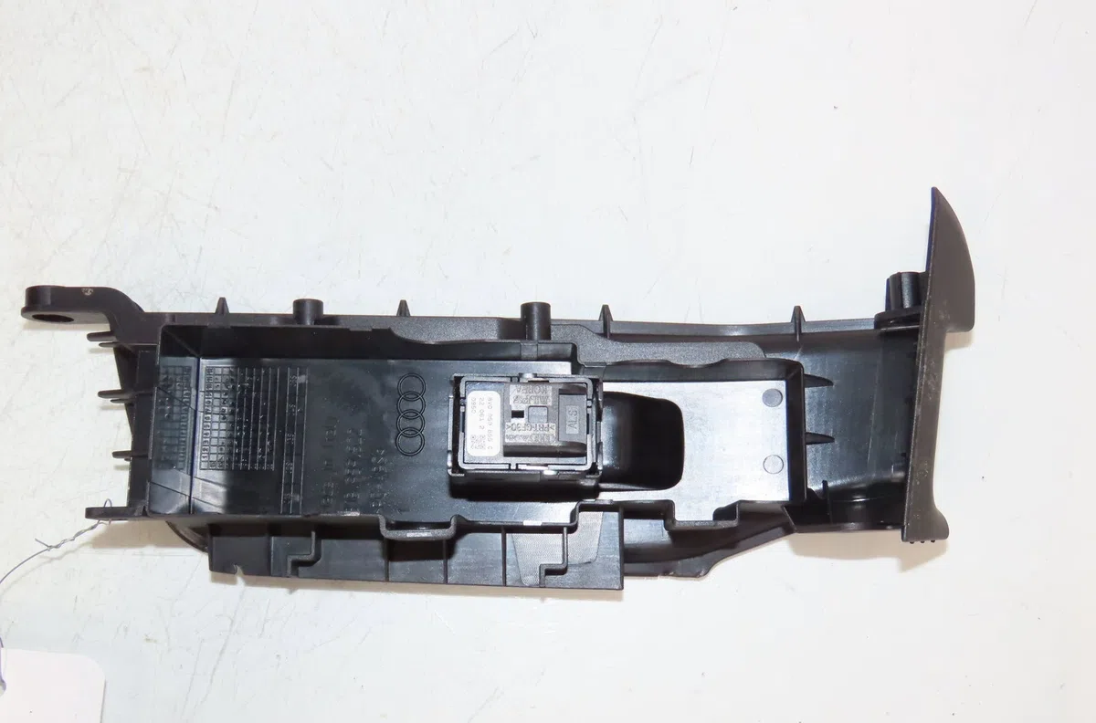 Commande lève-glace porte avant droite Audi Q2 (GAB, GAG) 35 tdi (2016) occasion