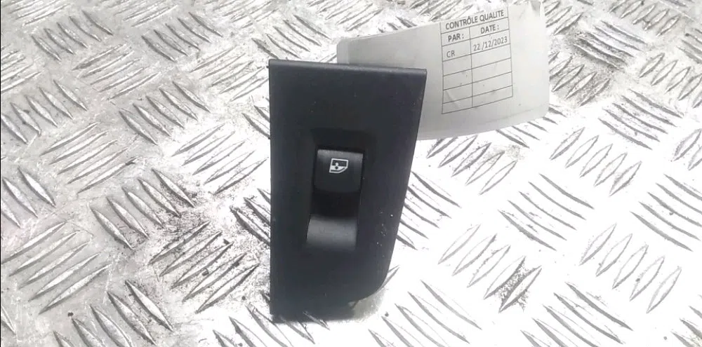 Commande lève-glace porte avant droite Bmw 1 (F40) 118 d (2019) occasion