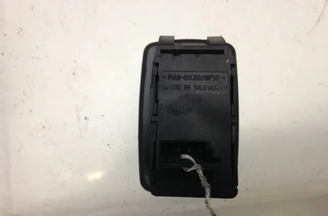 Commande lève-glace porte avant droite Bmw 3 (E90) 318 d (2007-2011) occasion