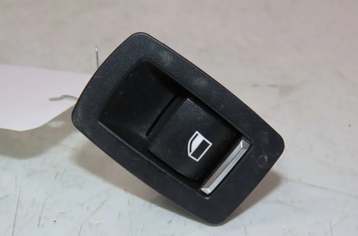 Commande lève-glace porte avant droite Bmw X3 (F25) Xdrive 20 d (2010-2014) occasion