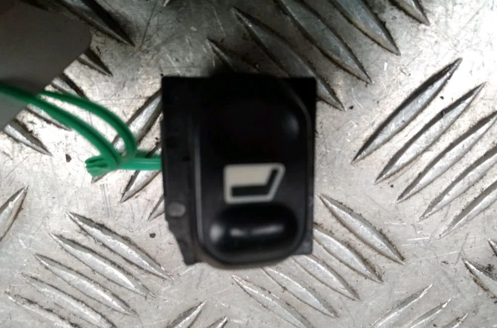 Commande lève-glace porte avant droite Citroen BERLINGO - BERLINGO FIRST Monospace (MF_, GJK_, GFK_) 1.6 hdi 75 (mf9hw, 